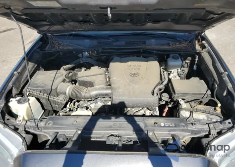 2017 Toyota Tacoma Double Cab z USA, uszkodzony, nr VIN 5TFCZ5AN5HX089447